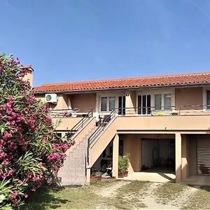 Remi Apartament Nin